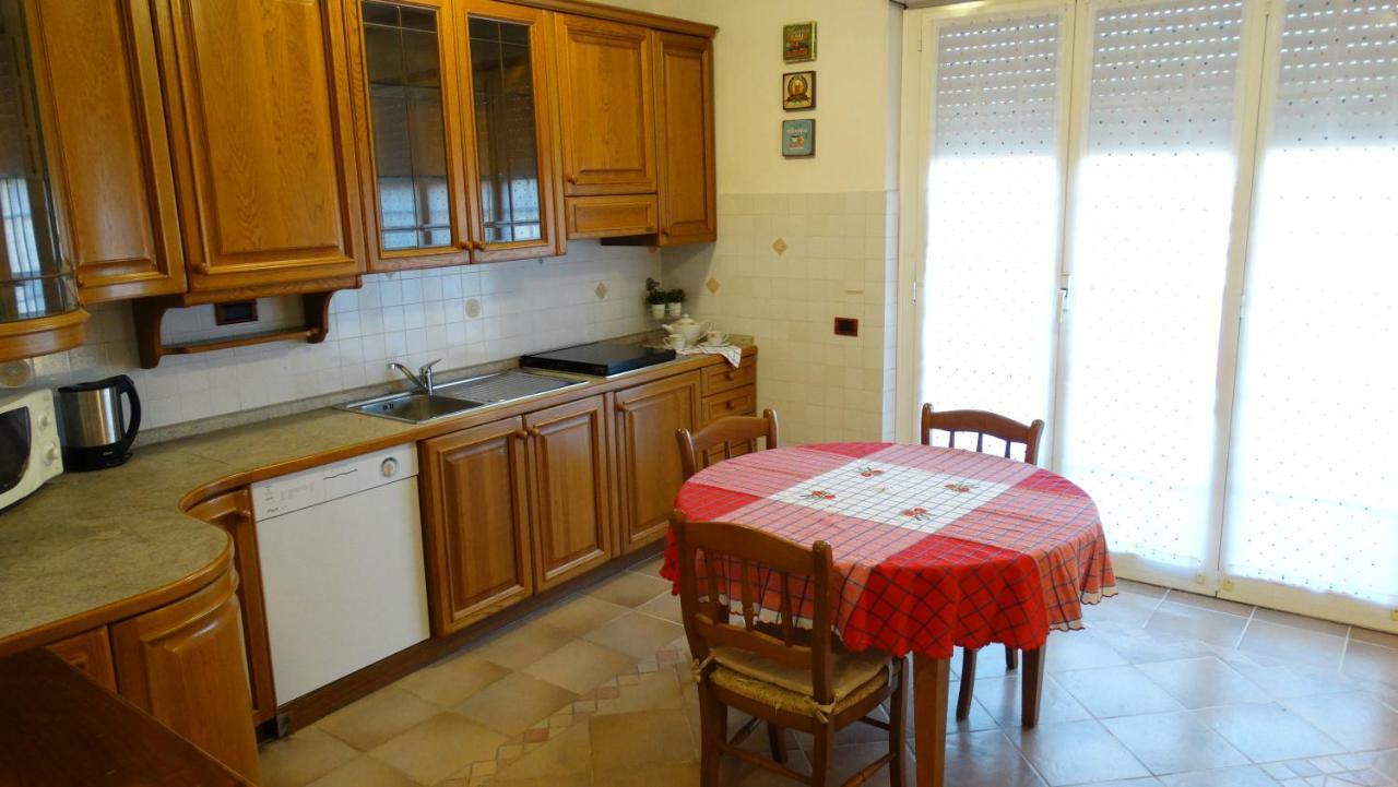 Supercasona Pratica Villa Сарцана Екстериор снимка